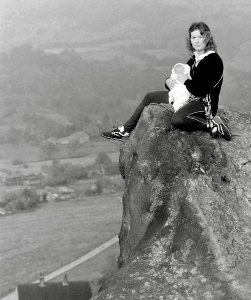Alison Hargreaves in october 1988, holding her son Tom Ballard at Black Rock overlooking Derbyshire countryside.